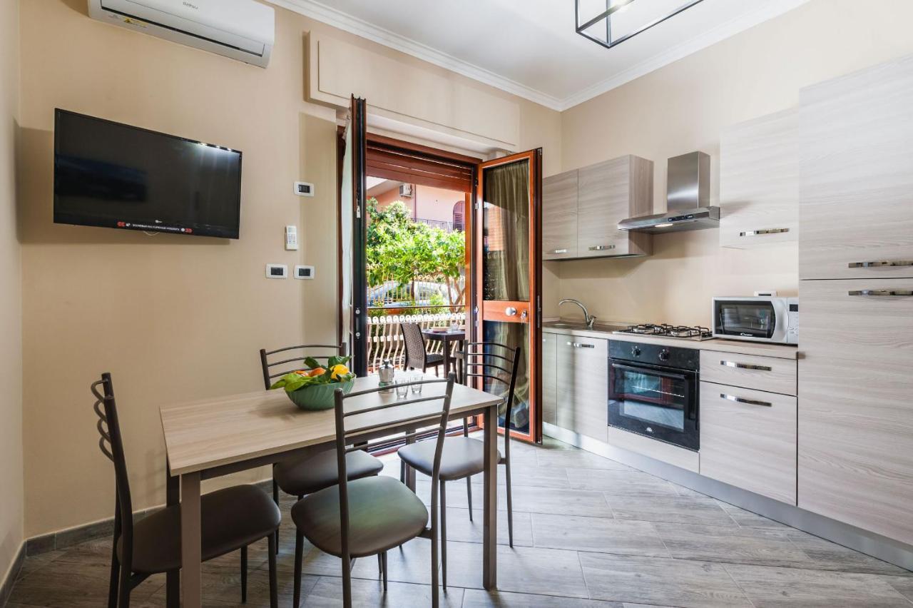 Lemon Tree Apartments By Wonderful Italy Giardini Naxos Exterior photo