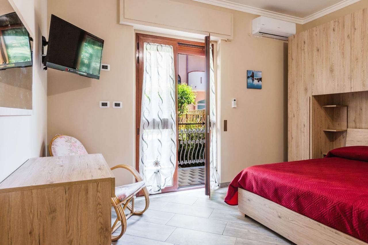 Lemon Tree Apartments By Wonderful Italy Giardini Naxos Exterior photo